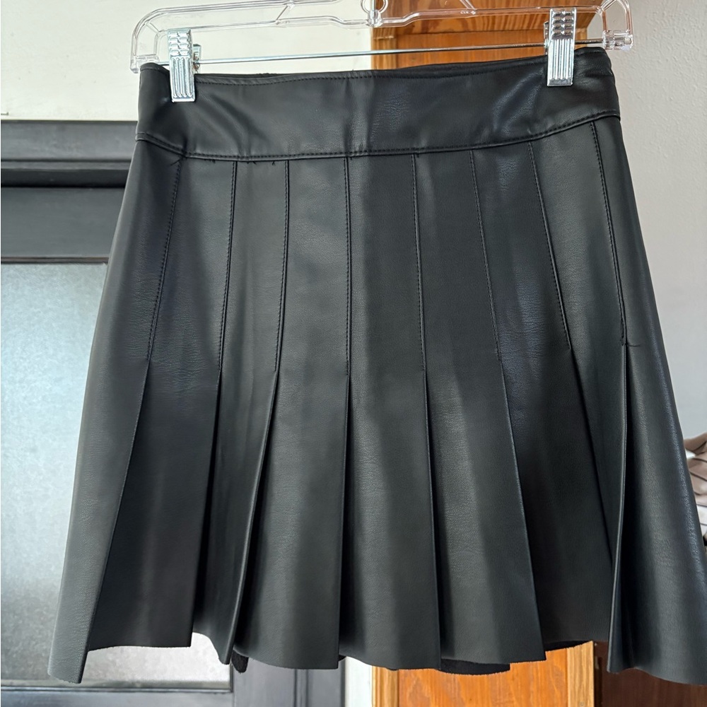 Abercrombie & Fitch Black Vegan Leather pleated Mini Skirt